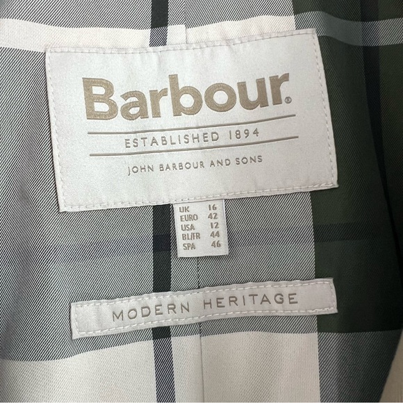 Barbour Greta Showerproof Trench Coat
Size 12 NEW! - Picture 3 of 7